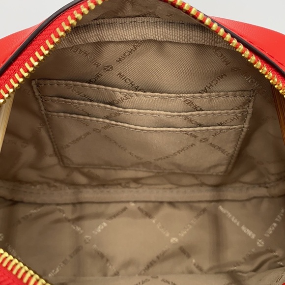 MICHAEL KORS ROSE SM OVAL CAMERA XBODY DR SANGRIA - Picture 10 of 16